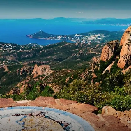 Garden Level For 5 People With Sea View Saint-Raphael (Var)
