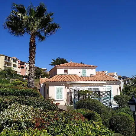 Garden Level For 5 People With Sea View * Saint-Raphael (Var)