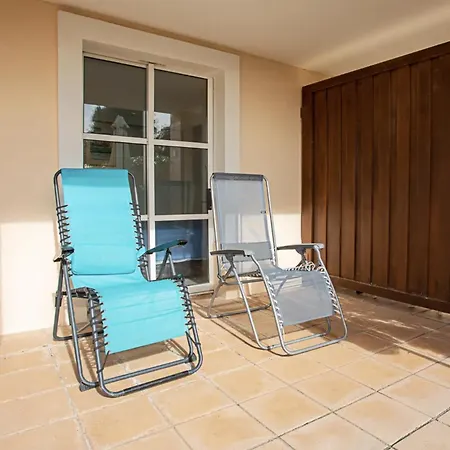 Garden Level For 5 People With Sea View * Saint-Raphael (Var)