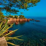 Garden Level For 5 People With Sea View Villa *