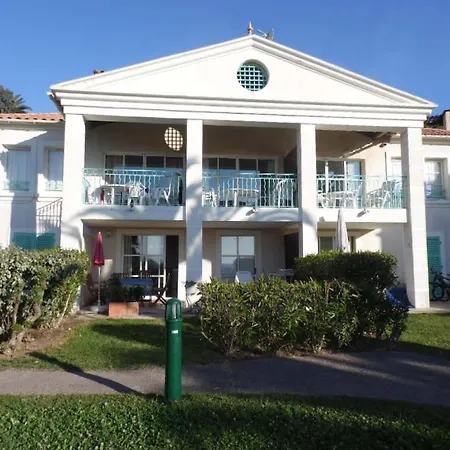 Garden Level For 5 People With Sea View Villa