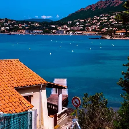 Garden Level For 5 People With Sea View 빌라 Saint-Raphaël