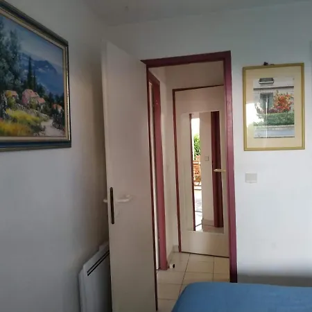 Garden Level For 5 People With Sea View Saint-Raphaël