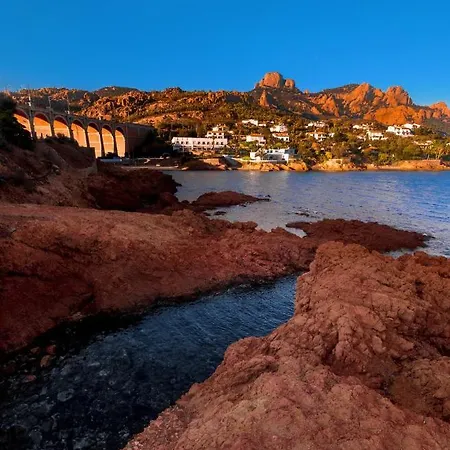 Garden Level For 5 People With Sea View Villa *