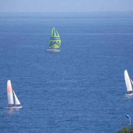 Garden Level For 5 People With Sea View * Saint-Raphaël