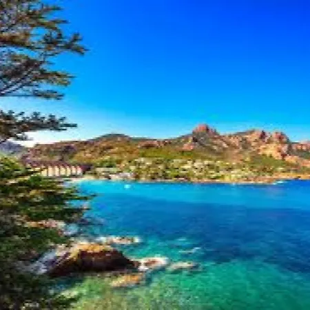 Garden Level For 5 People With Sea View 빌라 Saint-Raphaël