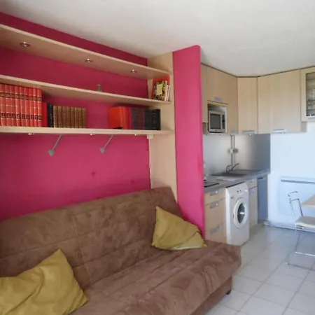 Garden Level For 5 People With Sea View 빌라 Saint-Raphaël