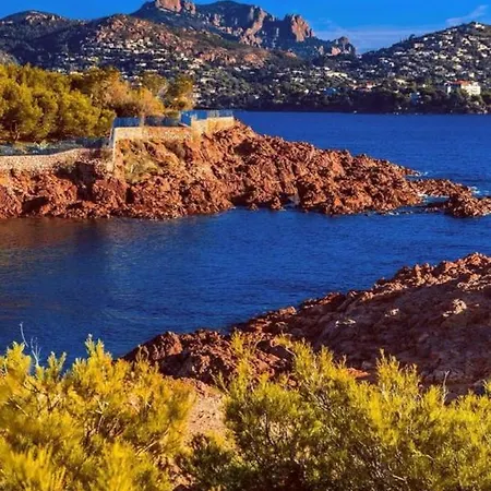 Garden Level For 5 People With Sea View 빌라 Saint-Raphaël