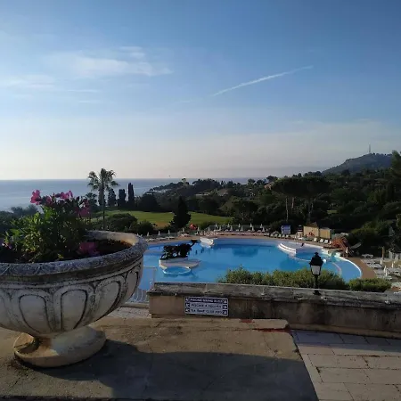 Villa Garden Level For 5 People With Sea View *