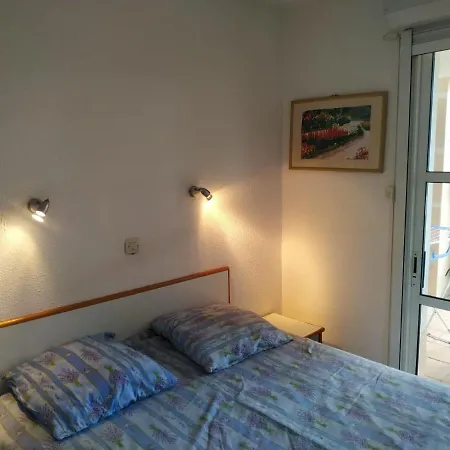 빌라 Garden Level For 5 People With Sea View
