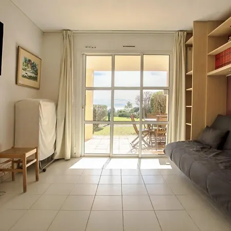 Garden Level For 5 People With Sea View 빌라 Saint-Raphaël