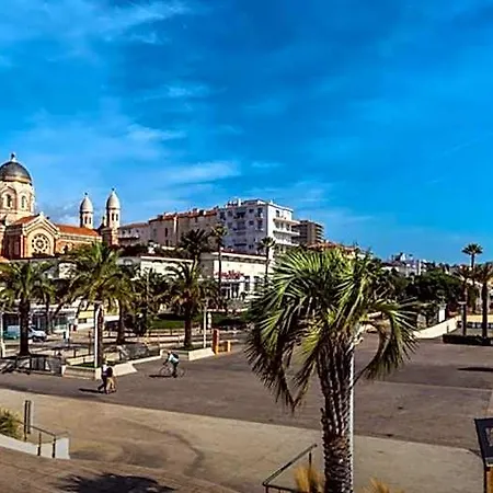 Garden Level For 5 People With Sea View 빌라 Saint-Raphaël