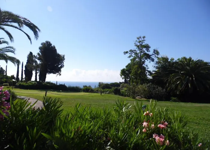Garden Level For 5 People With Sea View Villa *